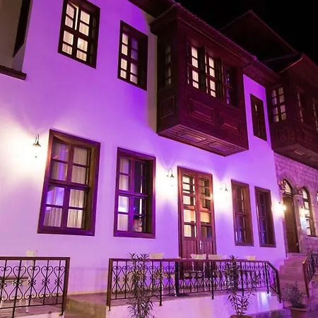 Hotell Mia 3*